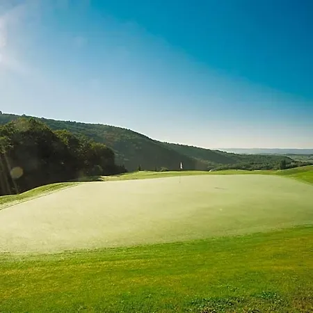 Sungarden Golf & 4* كلوج-نابوكا