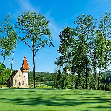 Sungarden Golf & فندق