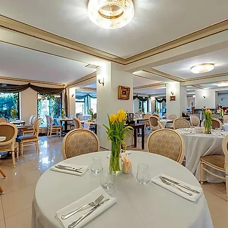 فندق Sungarden Golf & 4*
